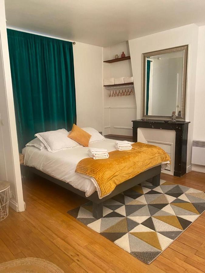 Jolie Appartement A Париж Екстериор снимка