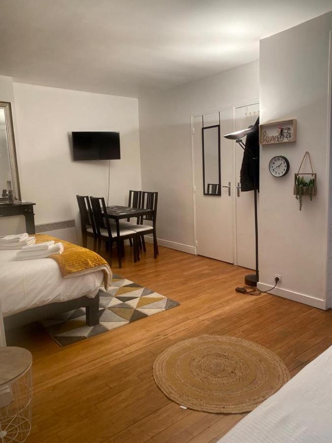 Jolie Appartement A Париж Екстериор снимка